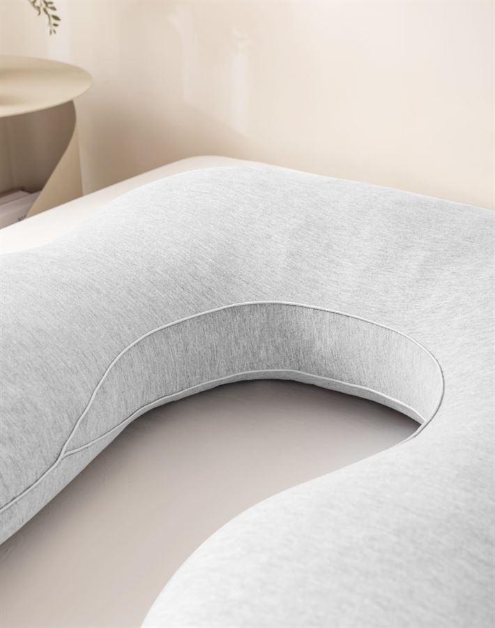 כרית הריון ויסקו מפנקת מבית B.k.import צבע אפור בהיר